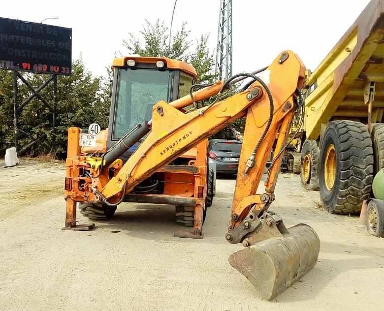 3. Retrocargadora Fiat Kobelco B95