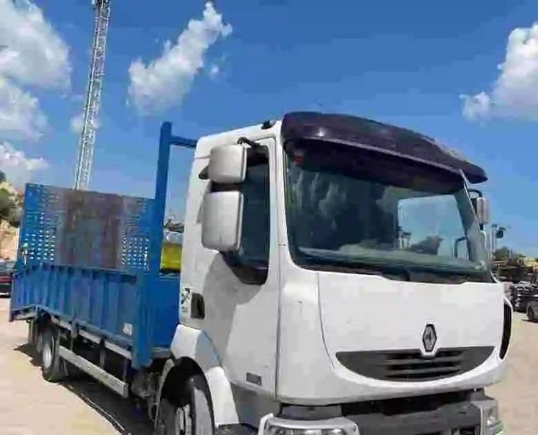 2. Renault Midliner