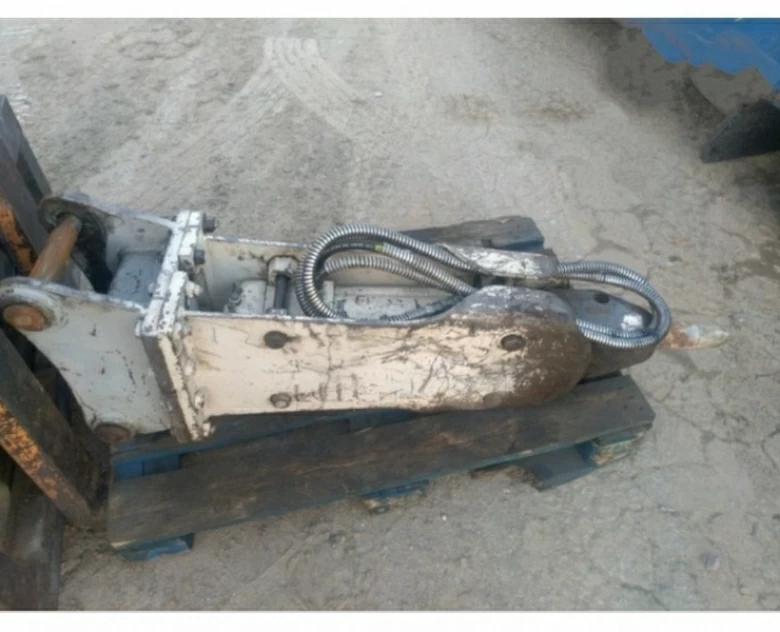 1. Martillo Furukawa F5
