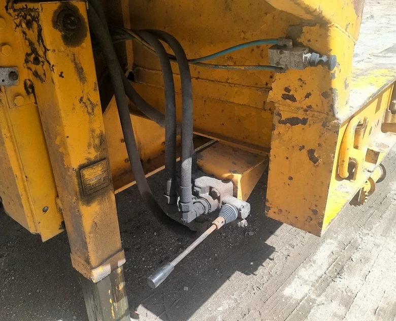 5. Góndola Fruehauf de 3 ejes