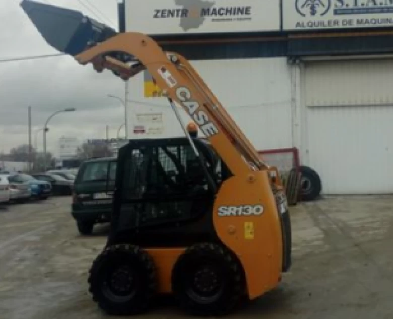 1. Minicargadora Case Sr130