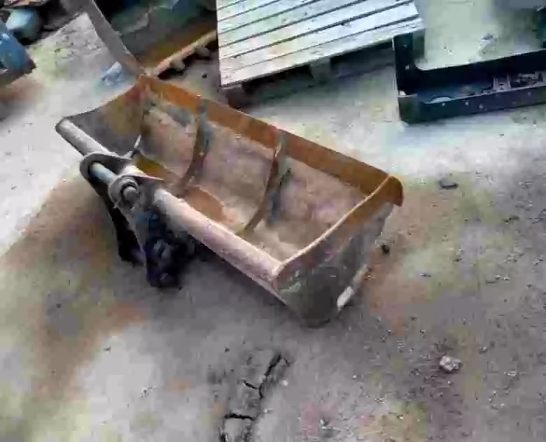 1. Cazo de limpieza de 1200mm Fiat Kobelco