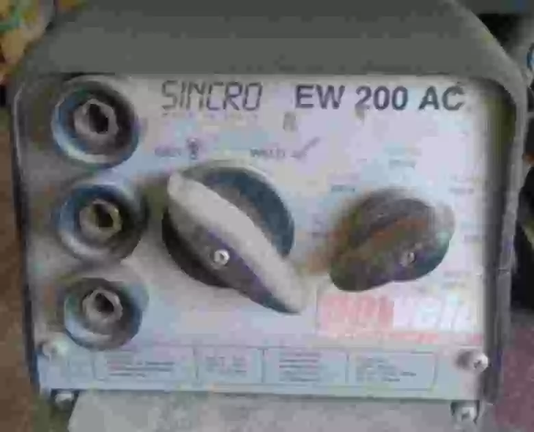 2. Motosoldadora Sincro Ew200