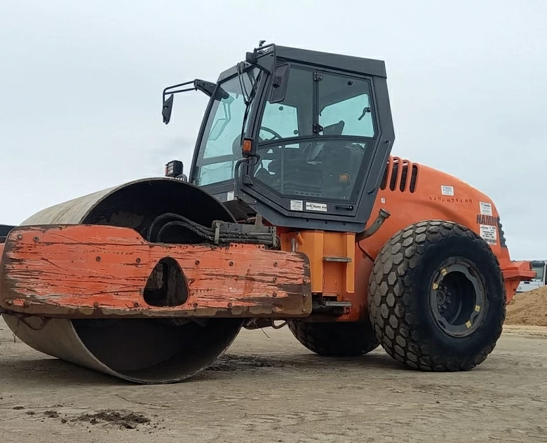 6. Rodillo Hamm 3411