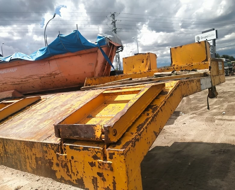 10. Góndola Fruehauf de 3 ejes