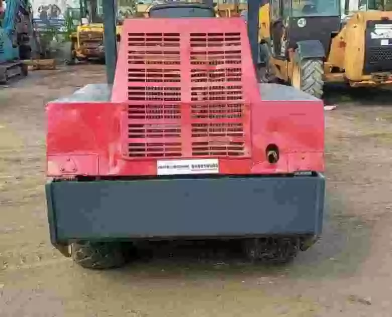 5. Rodillo Dynapac CA121