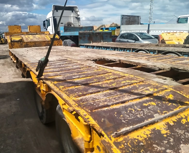 6. Góndola Fruehauf de 3 ejes