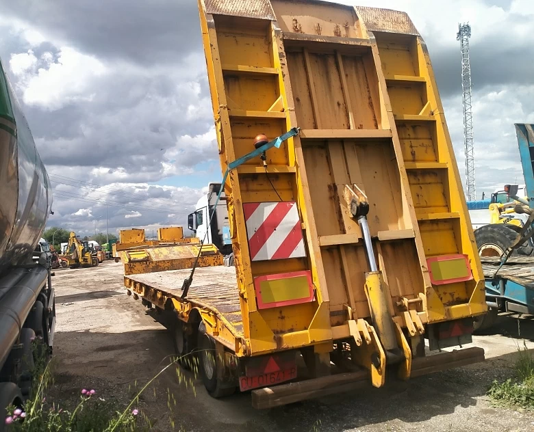 7. Góndola Fruehauf de 3 ejes