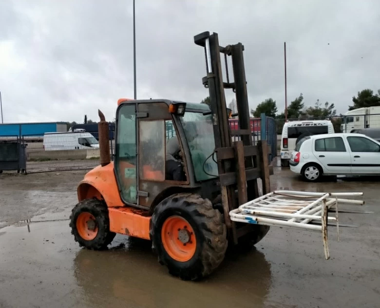 1. Carretilla Ausa CH250 x 4