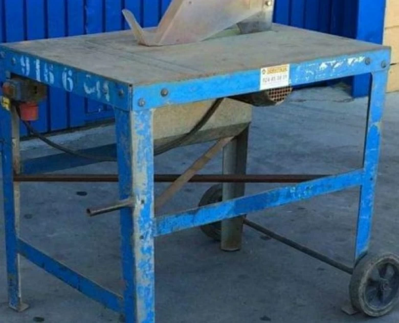 1. Tronzadora de madera Sima