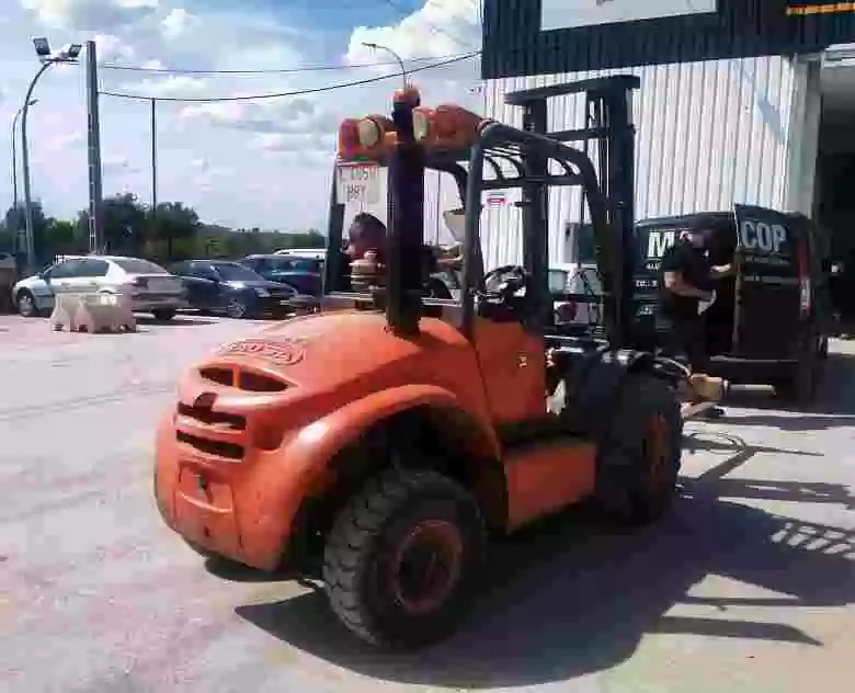 7. Carretilla Ausa CH250 x 4