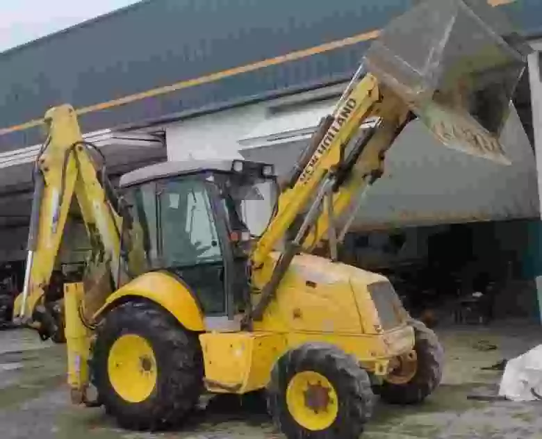 1. Retrocargadora New Holland Lb95
