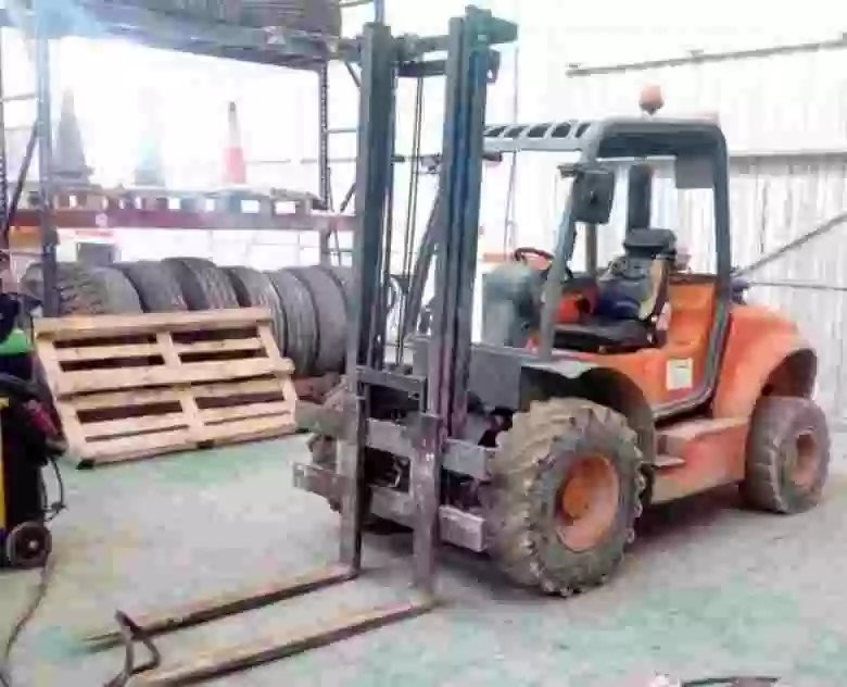 1. Carretilla Ausa CH200 x 4