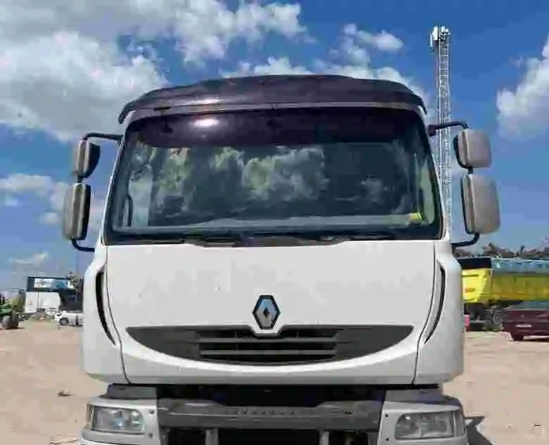 3. Renault Midliner