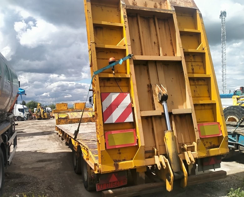 8. Góndola Fruehauf de 3 ejes