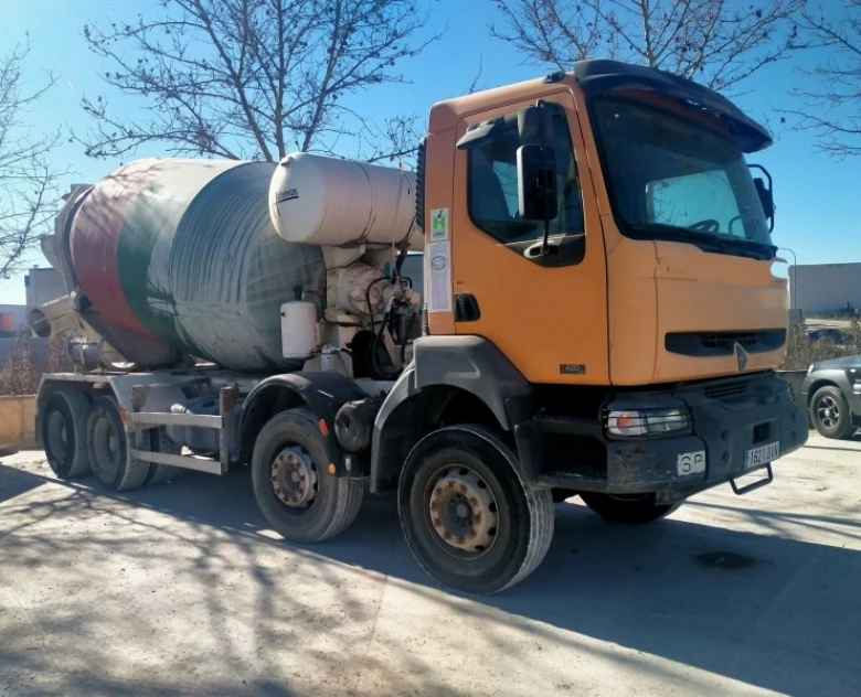 1. Camión hormigonera Renault Kerax 370 DCI