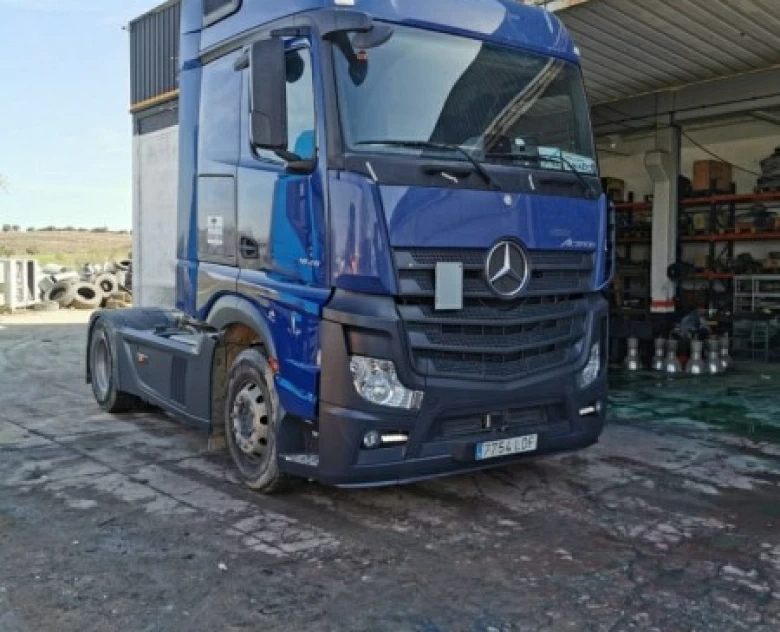 1. Cabeza Tractora Mercedes Actros 1845