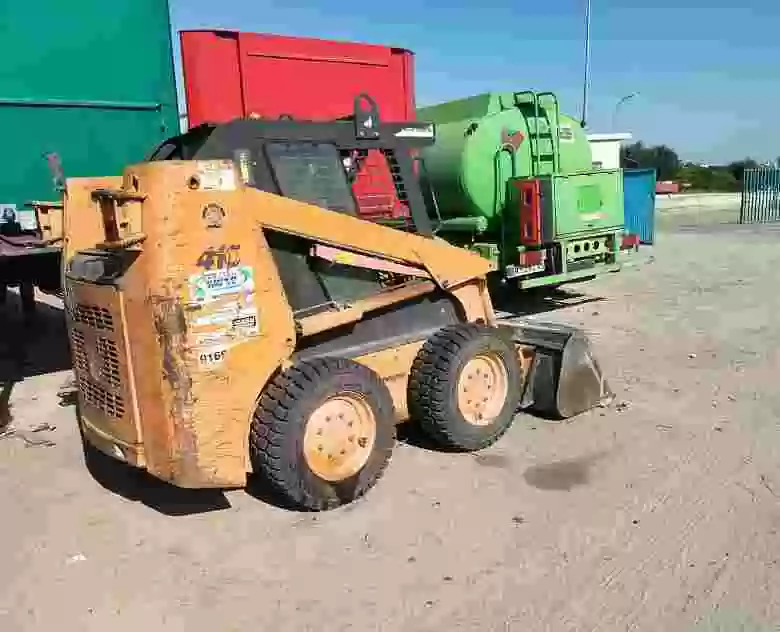 5. Minicargadora CASE 410