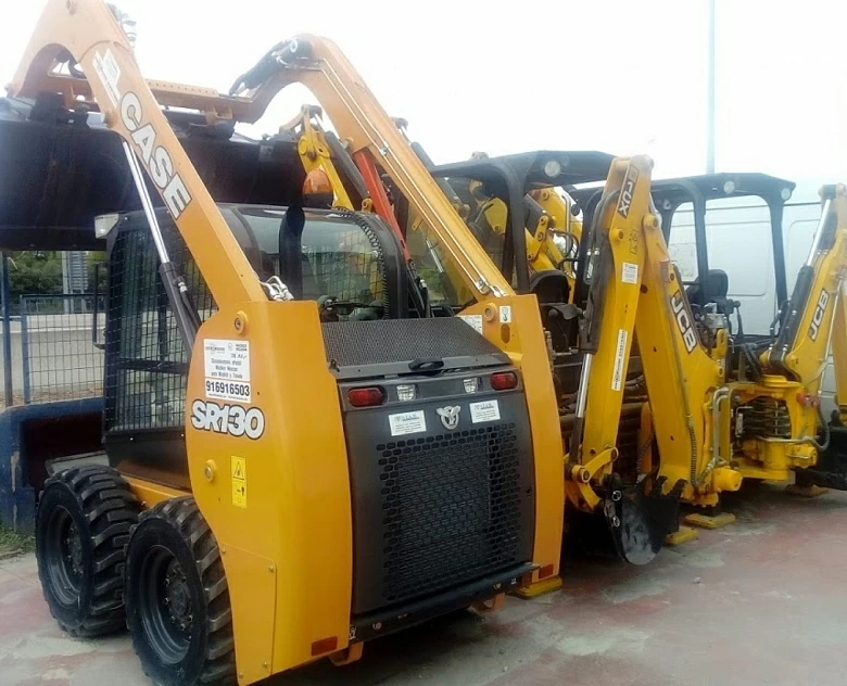 2. Minicargadora Case Sr130
